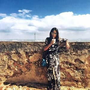 Meet your Posher, Nayab